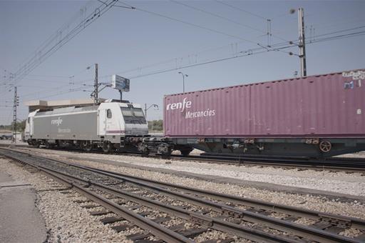 10/08/2022. Proyecto piloto para transportar en tren 600 toneladas de maíz de Ucrania hasta España