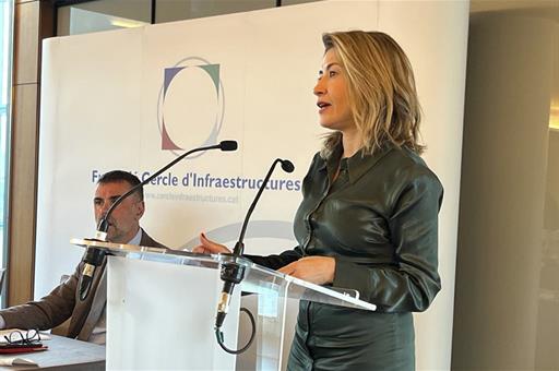 La ministra de Transportes, Movilidad y Agenda Urbana, Raquel Sánchez, en el Cercle d'Infraestructures