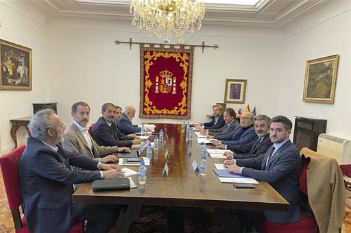 Reunión del grupo de trabajo para el seguimiento de los nueves trenes de Cantabria y Asturias.