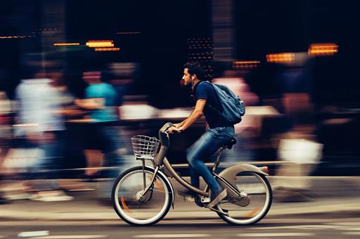 Ciclista en la ciudad