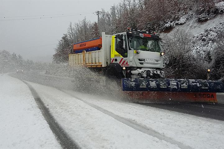 Mitma dispone 991 máquinas quitanieves y 173.195 toneladas de fundentes para hacer frente a las nevadas en Aragón, Castilla-La Mancha, Castilla y León, La Rioja y Madrid