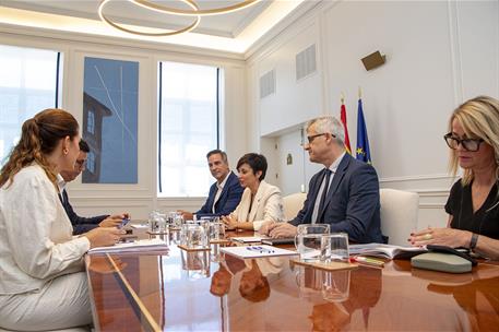Isabel Rodríguez durante el encuentro institucional en la sede del ministerio de Vivienda y Agenda Urbana