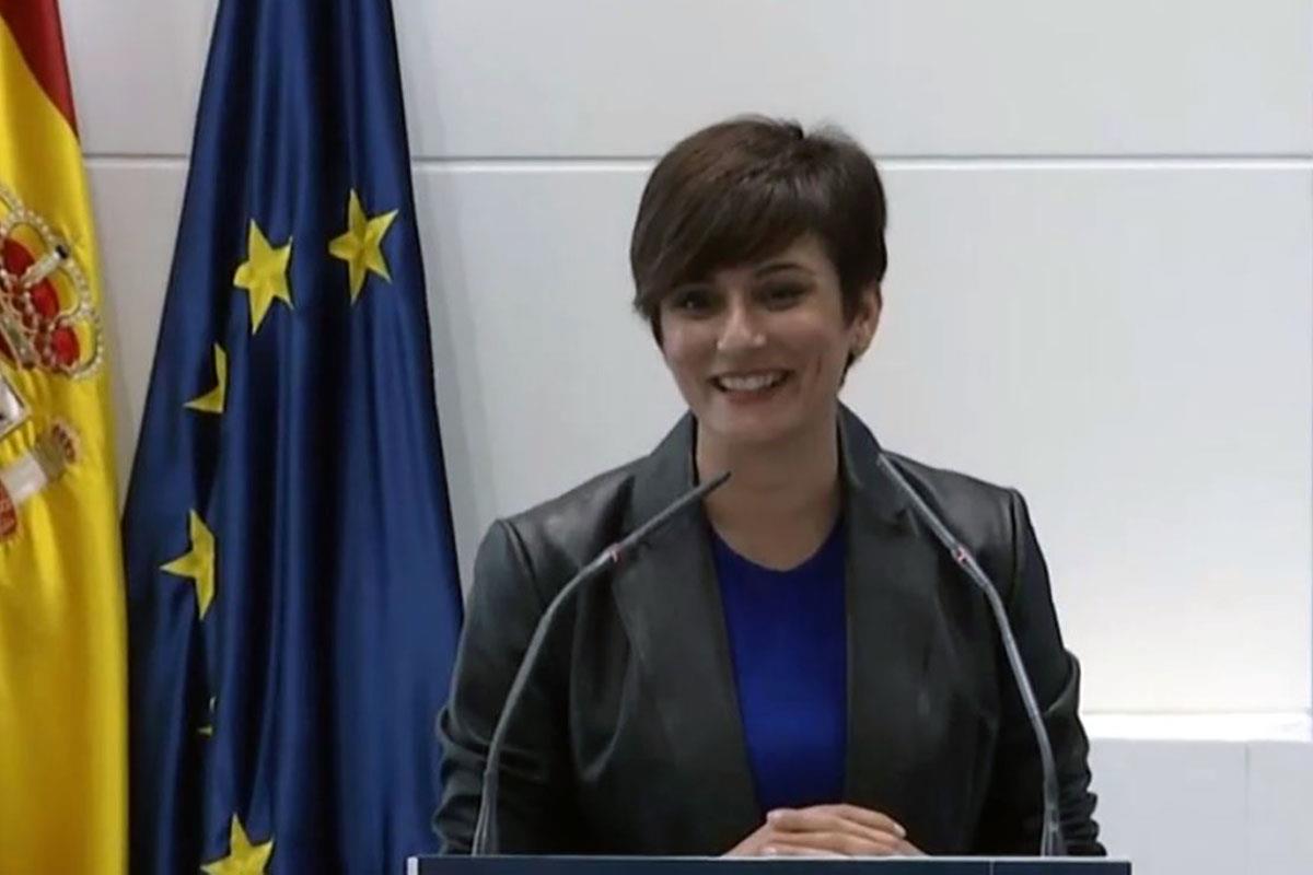 La ministra de Vivienda y Agenda Urbana, Isabel Rodríguez, durante su intervención en el acto de firma