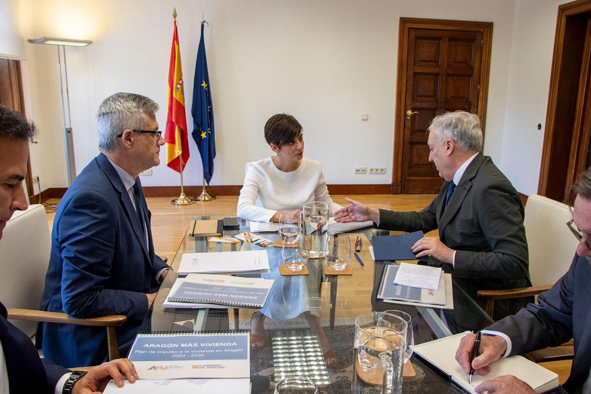 La ministra de Vivienda y Agenda Urbana, Isabel Rodríguez, durante la reunión