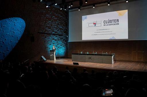 La ministra de Vivienda y Agenda Urbana, Isabel Rodríguez, clausura la Asamblea General del Clúster de la Edificación
