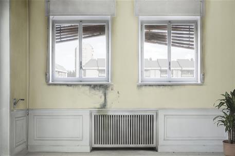 Interior de vivienda deteriorada
