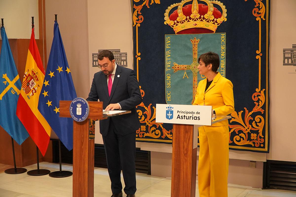 Isabel Rodríguez y Adrián Barbón firman el protocolo de colaboración