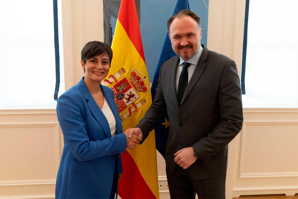 La ministra de Vivienda y Agenda Urbana con el comisario Europeo de Energía y Vivienda